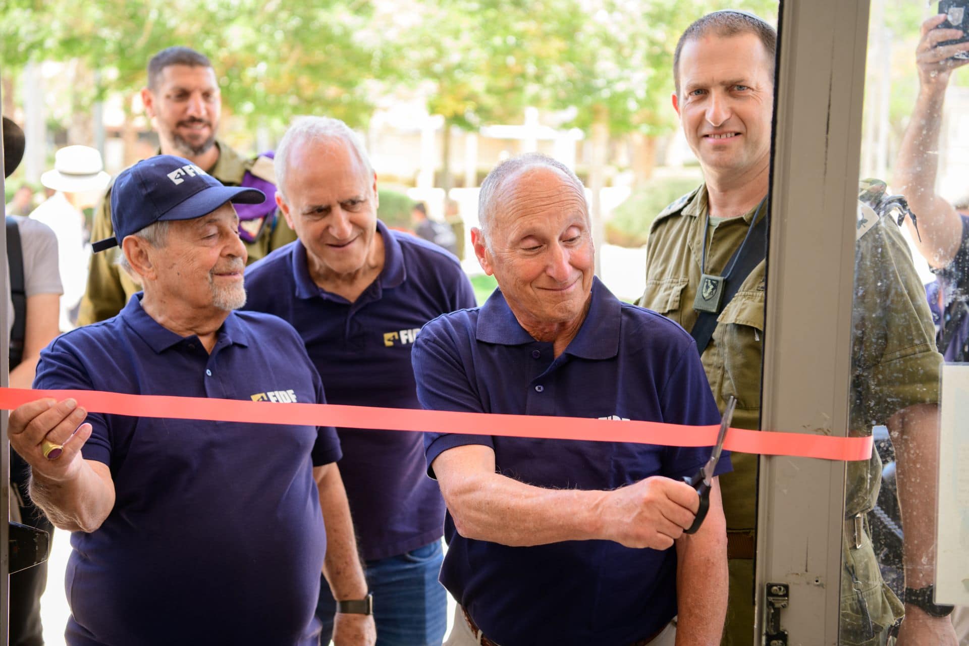 (From left to right:) FIDF Arizona Chapter Chairman Marshall Polk; FIDF Israel Executive Director, Brig. General (Res.) Yehiel Gozal; Arnie Polk